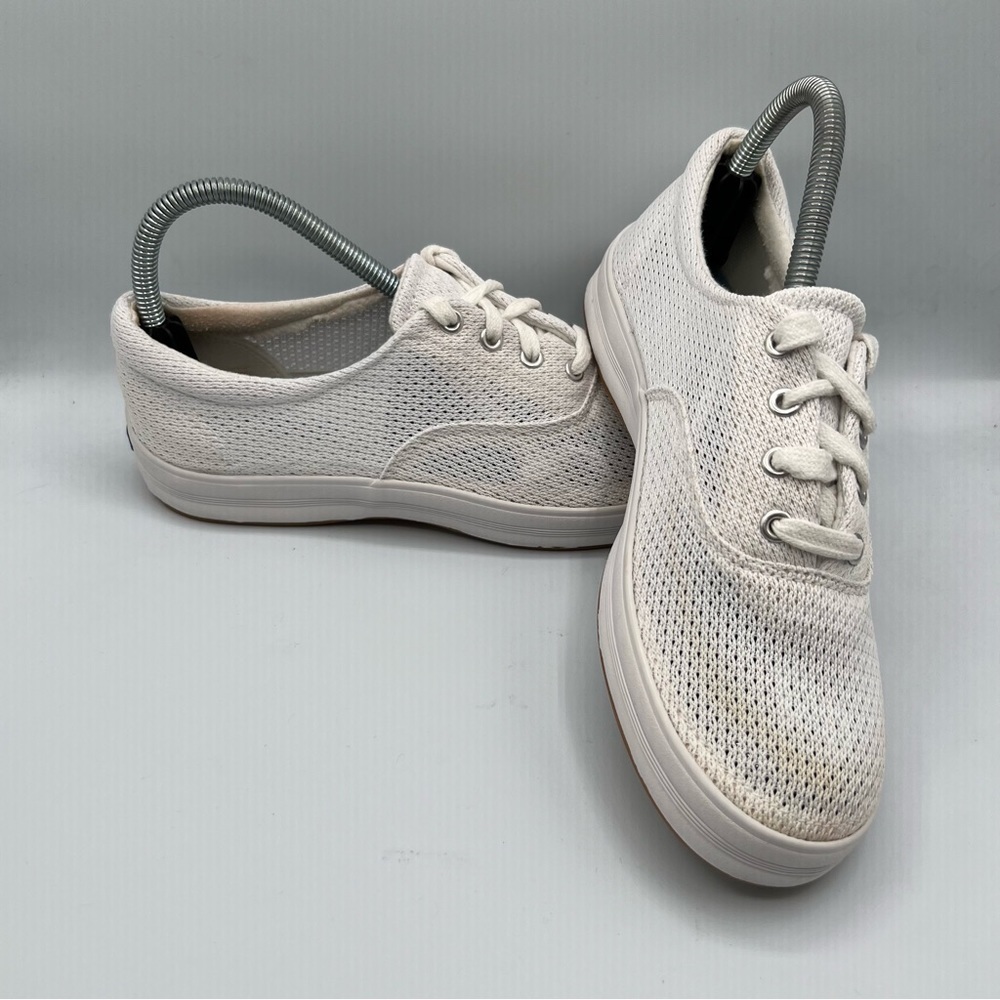 KEDS Womens Kickstart Perforated White Casual Sneakers Size 8 WF-11805MA5-CH17